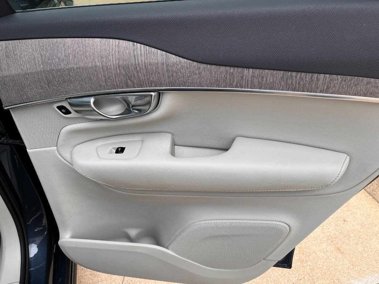 Used 2023 Volvo XC90 B6 Plus w/ Protection Package Premier image 24