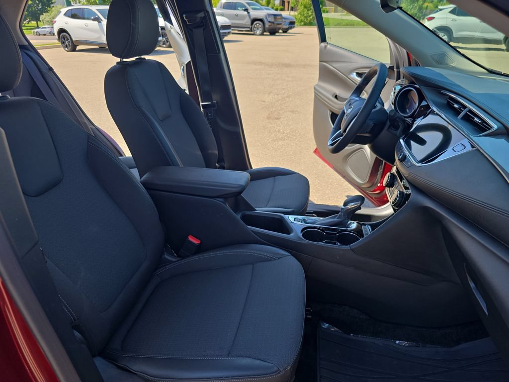 Used 2023 Buick Encore GX Select w/ Sport Touring Package AWD/4WD image 10