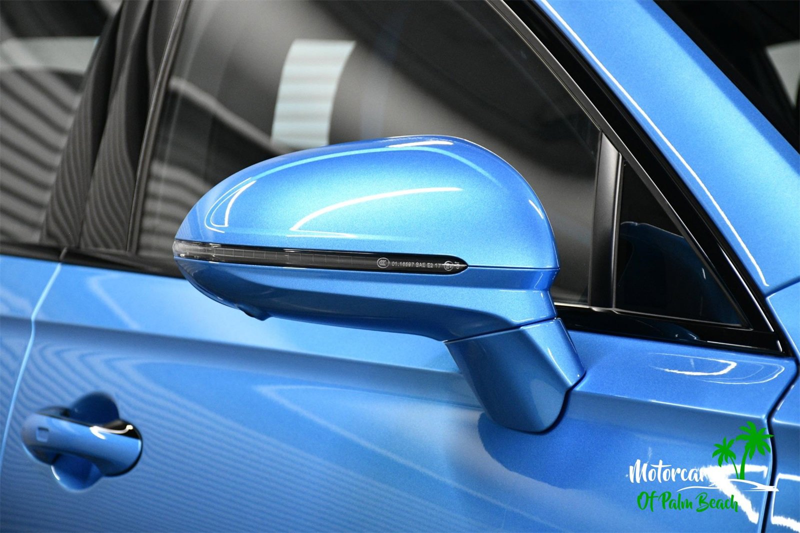 Used 2025 Bentley Flying Spur Plug-In Hybrid image 13