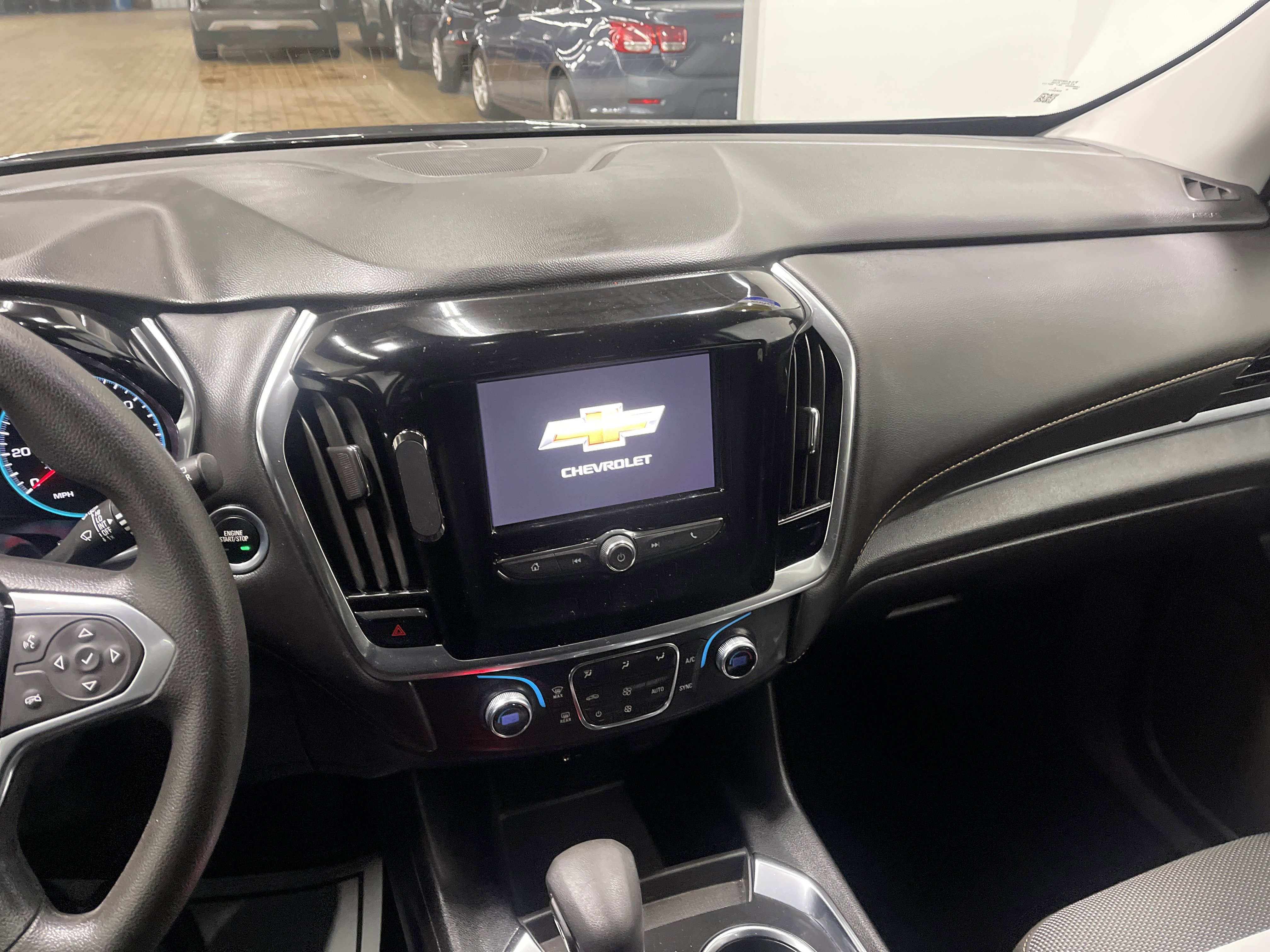 Used 2021 Chevrolet Traverse LS AWD/4WD image 30