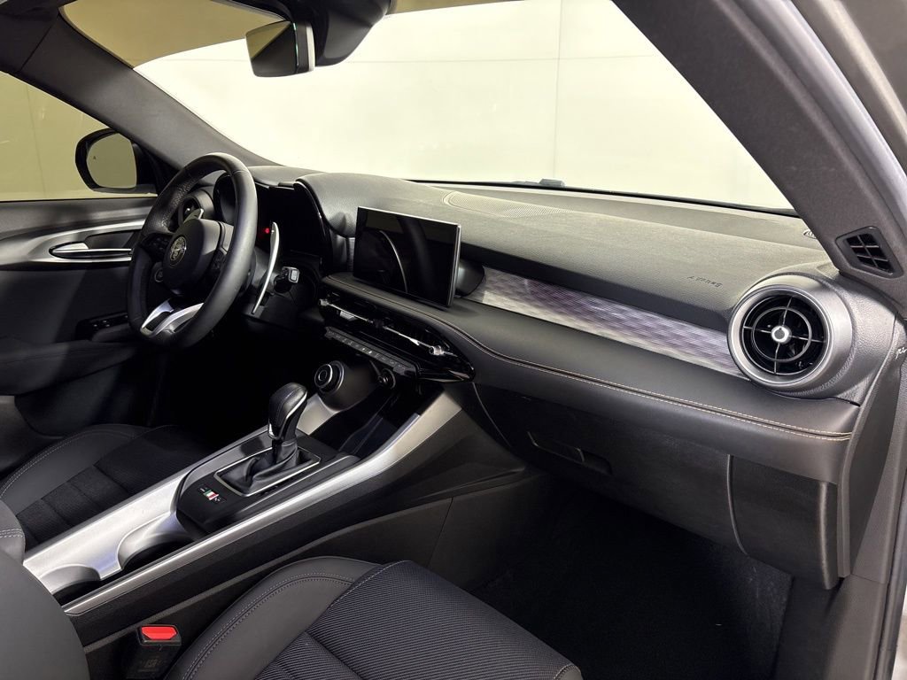 Used 2024 Alfa Romeo Tonale Ti image 13