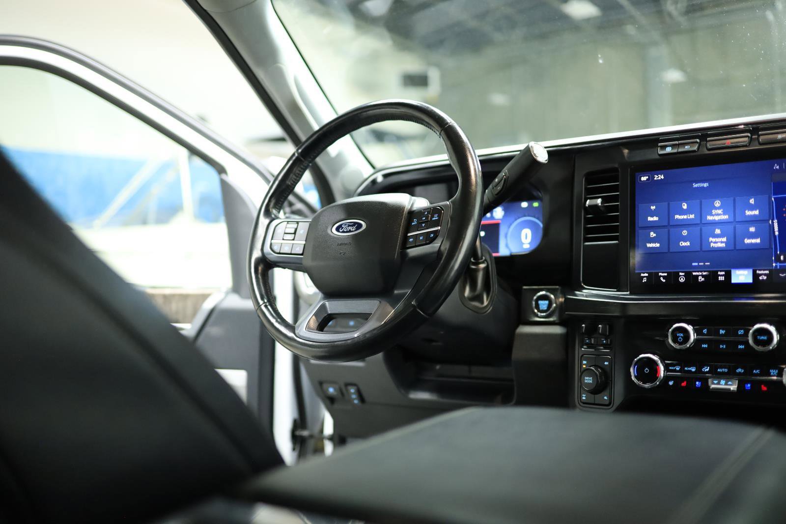 Used 2023 Ford F350 Lariat AWD/4WD image 58