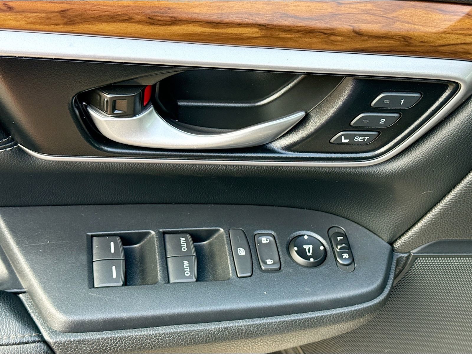 Used 2022 Honda CR-V Touring image 18