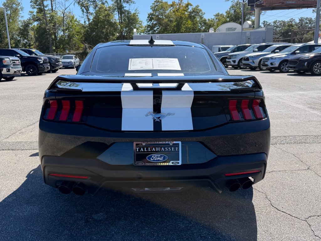 Used 2025 Ford Mustang Coupe RWD image 3