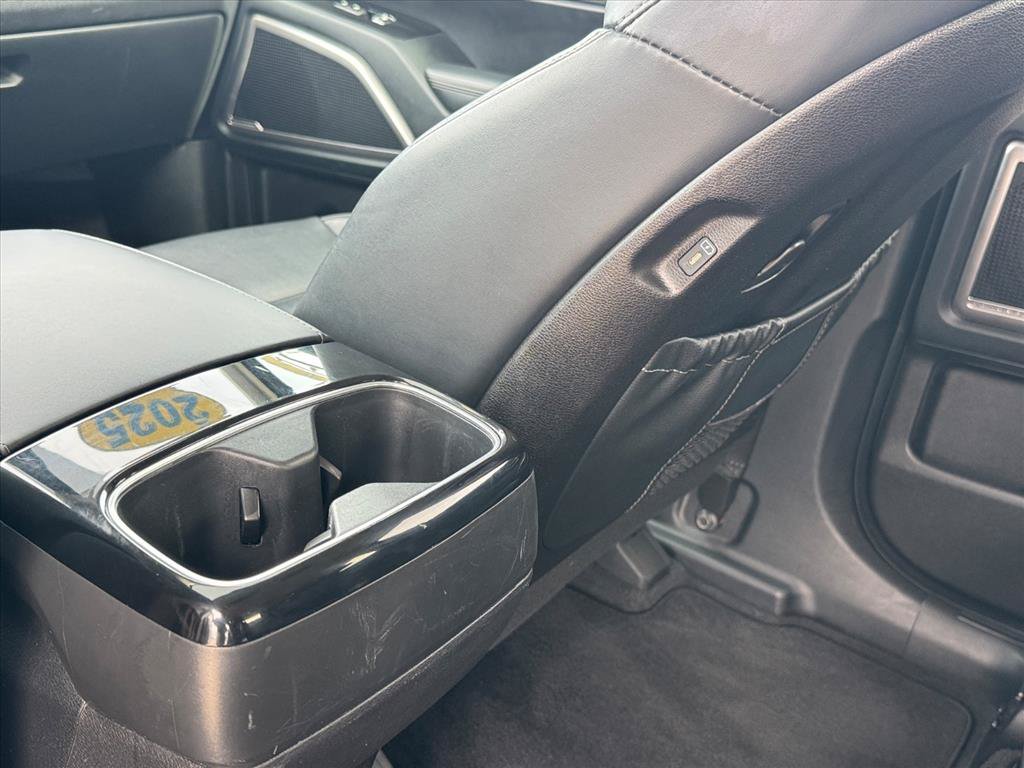 Used 2025 Kia Telluride S FWD image 12