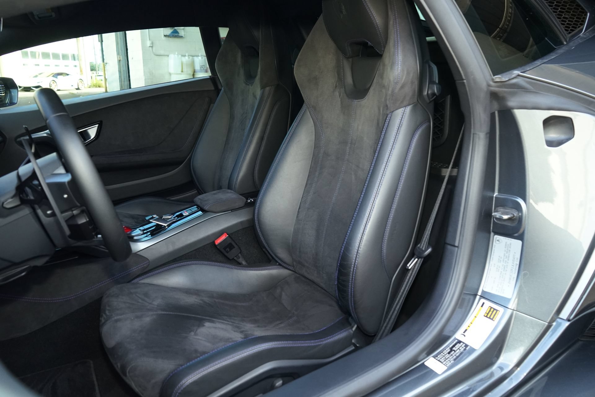Used 2018 Lamborghini Huracan LP 580-2 RWD image 3