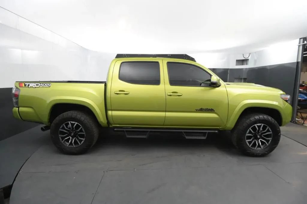 Used 2023 Toyota Tacoma TRD Sport w/ TRD Premium Sport Package AWD/4WD image 6