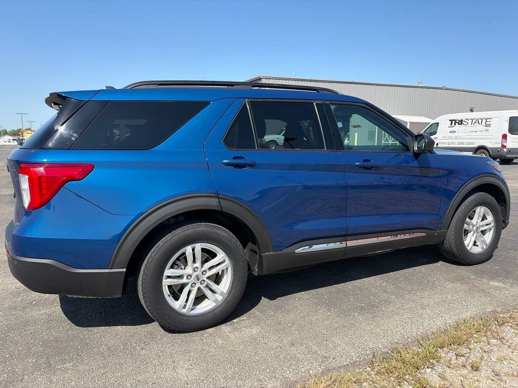 Used 2021 Ford Explorer XLT AWD/4WD image 4