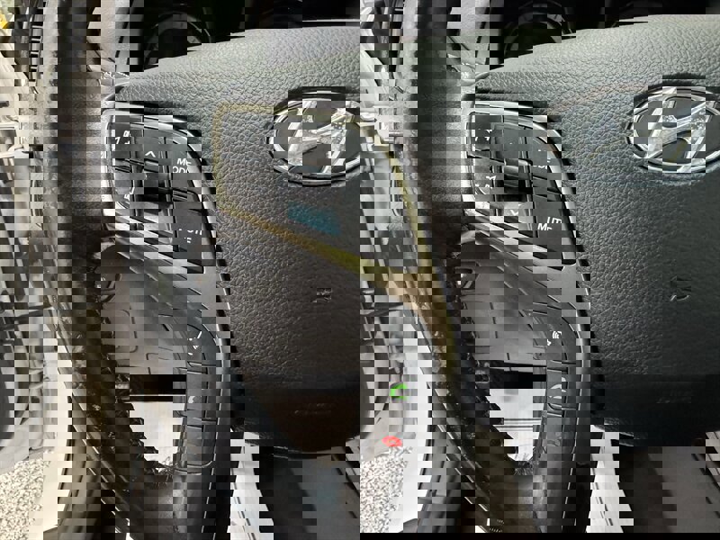 Used 2013 Hyundai Azera GLS w/ Technology Pkg image 8