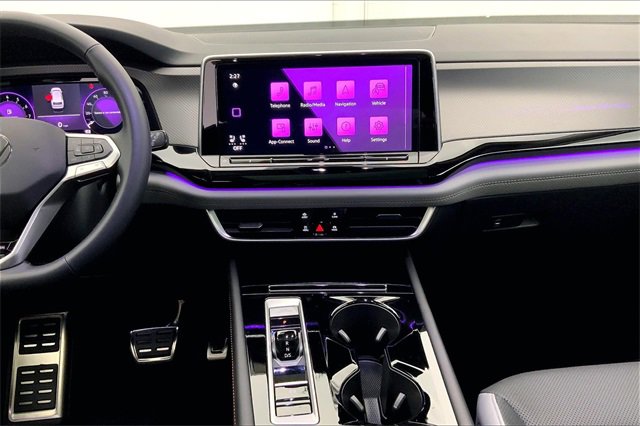 Used 2025 Volkswagen Atlas Peak Edition SE image 6