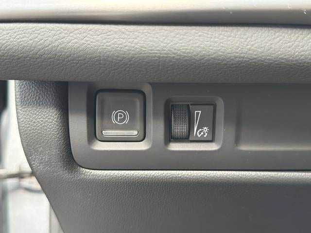 Certified 2024 Cadillac XT4 Premium Luxury FWD image 32