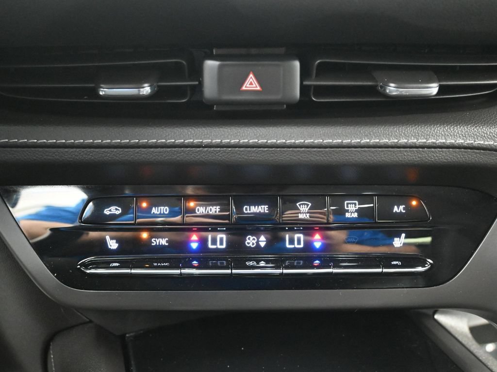 Used 2022 Buick Envision Preferred FWD image 18