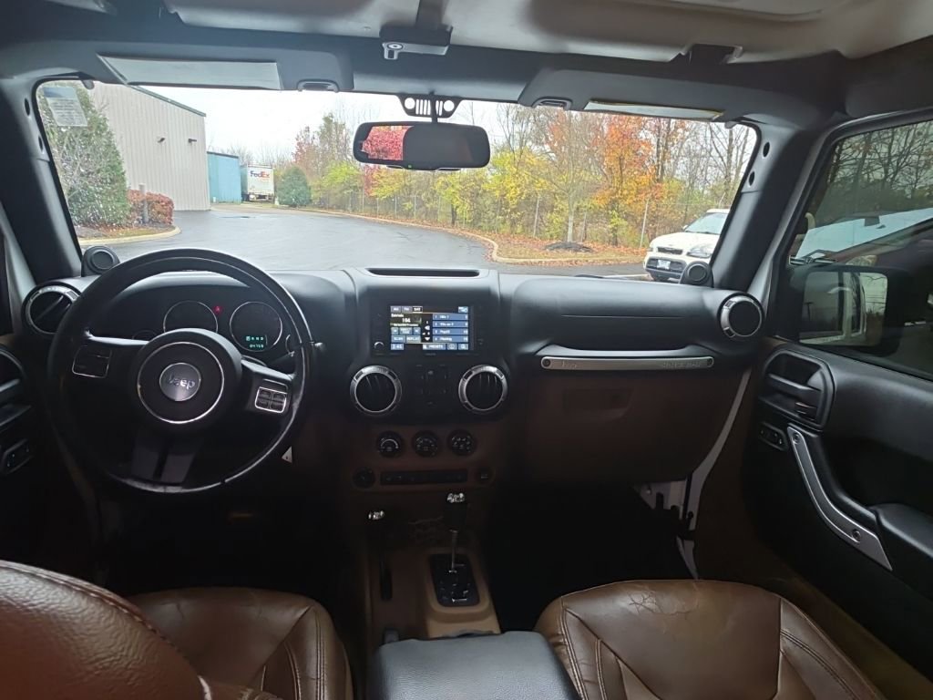 Used 2014 Jeep Wrangler Unlimited Sahara w/ Connectivity Group image 25