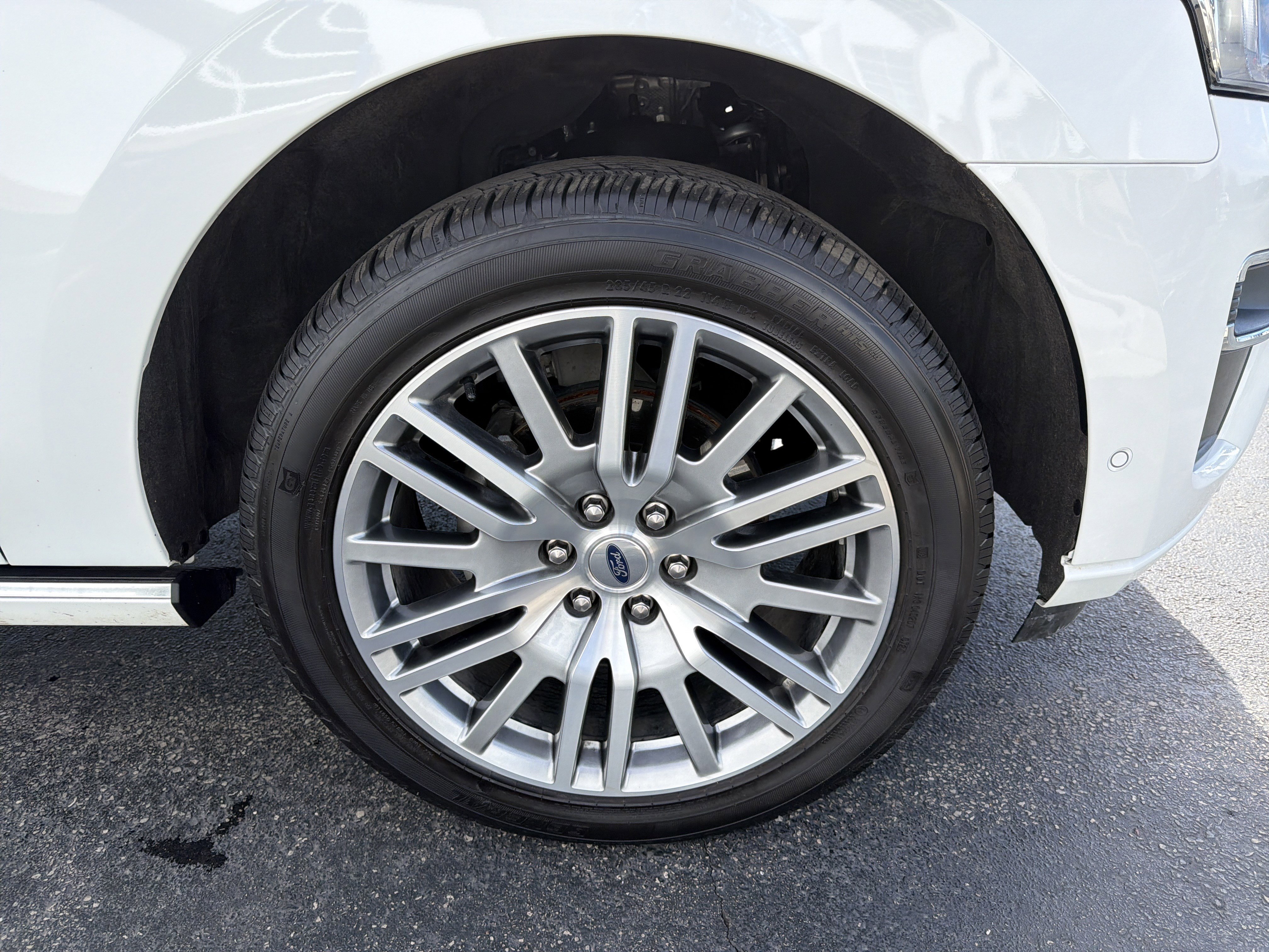 Certified 2024 Ford Expedition Max Platinum AWD/4WD image 6