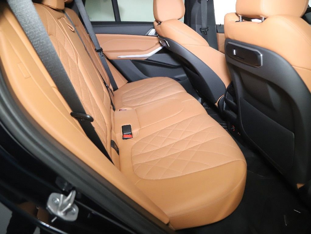 Used 2024 BMW X5 xDrive40i w/ M Sport Package AWD/4WD image 28