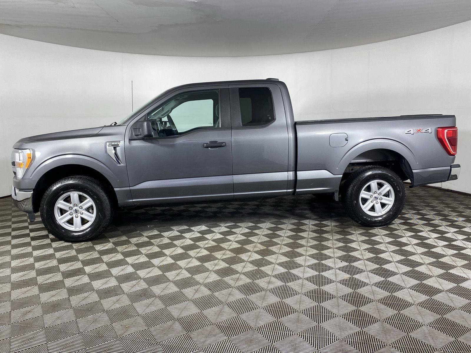 Used 2022 Ford F150 XLT AWD/4WD image 4