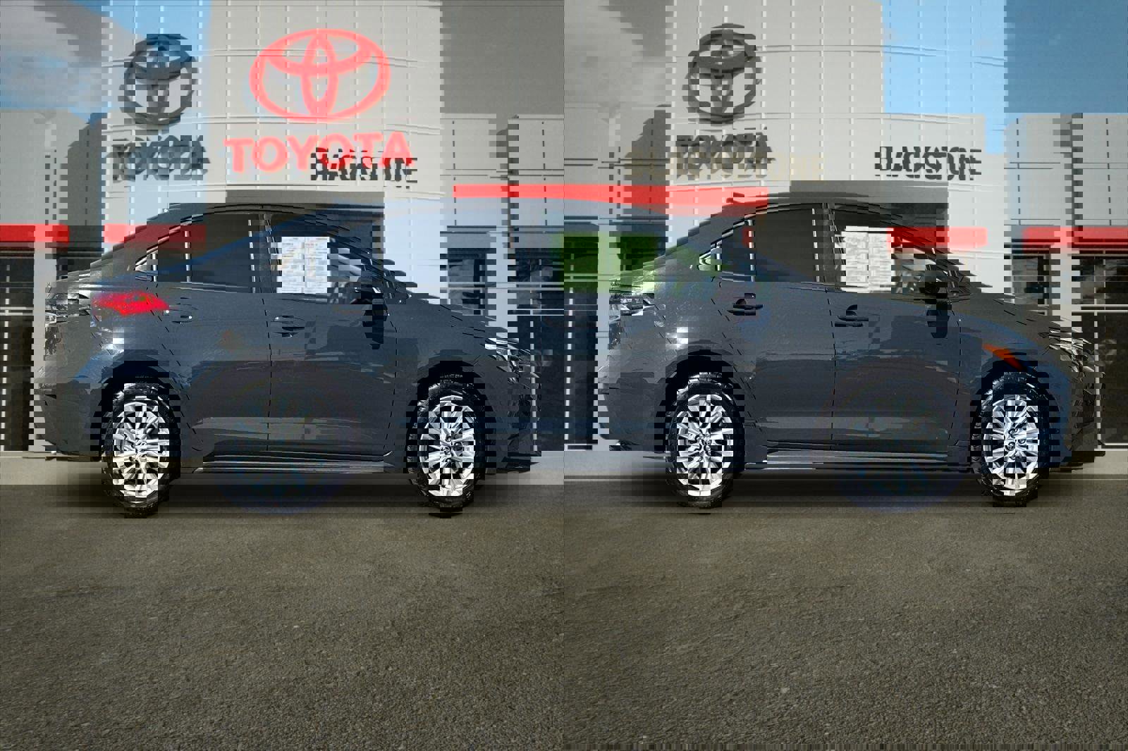 Certified 2023 Toyota Corolla LE w/ LE Convenience Package image 2