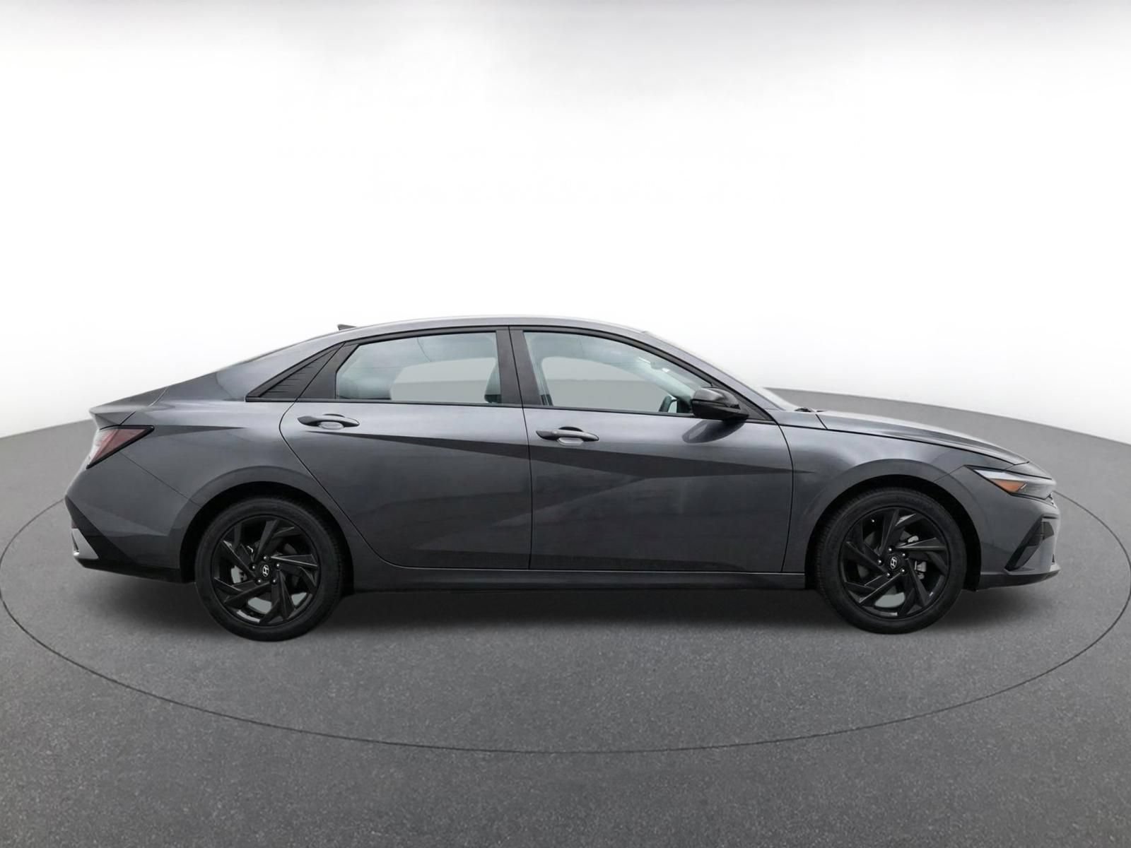 Used 2026 Hyundai Elantra Sport FWD image 10