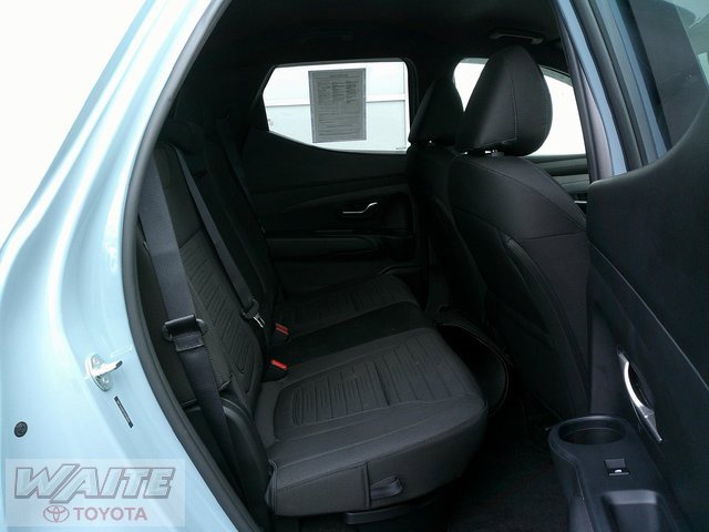 Used 2025 Hyundai Santa Cruz SE image 24