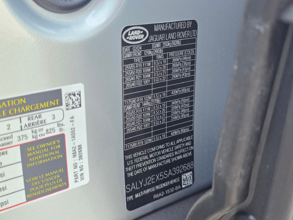 Certified 2025 Land Rover Range Rover Velar S AWD/4WD image 35