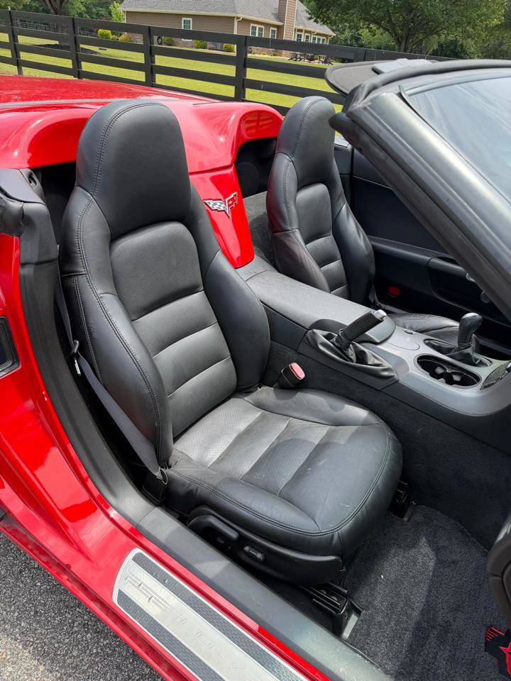 Used 2007 Chevrolet Corvette Convertible w/ Preferred Equipment Group RWD image 17