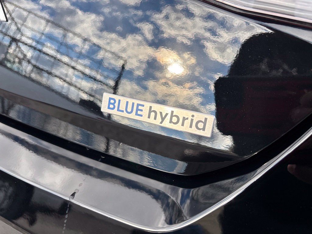 New 2026 Hyundai Elantra Hybrid FWD image 13
