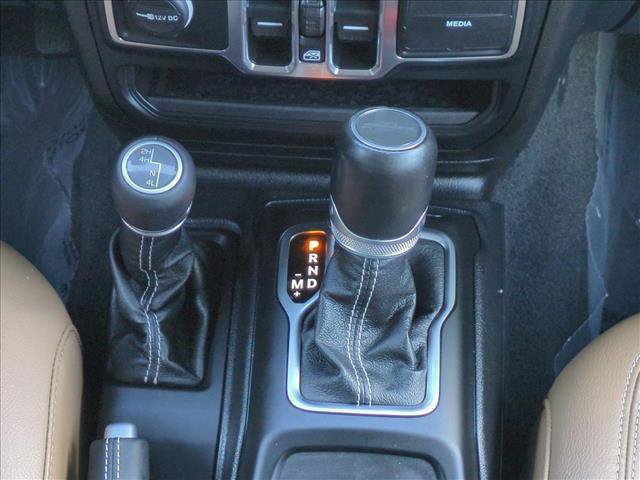 Used 2020 Jeep Gladiator Overland AWD/4WD image 12