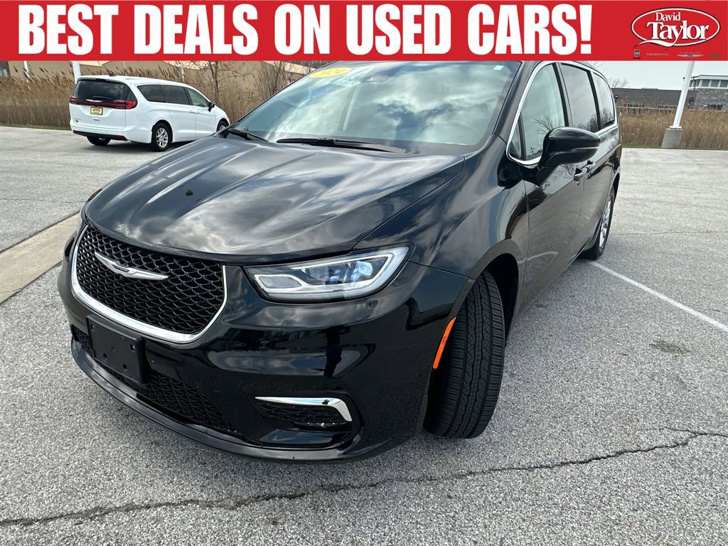 Used 2024 Chrysler Pacifica Touring-L FWD image 8