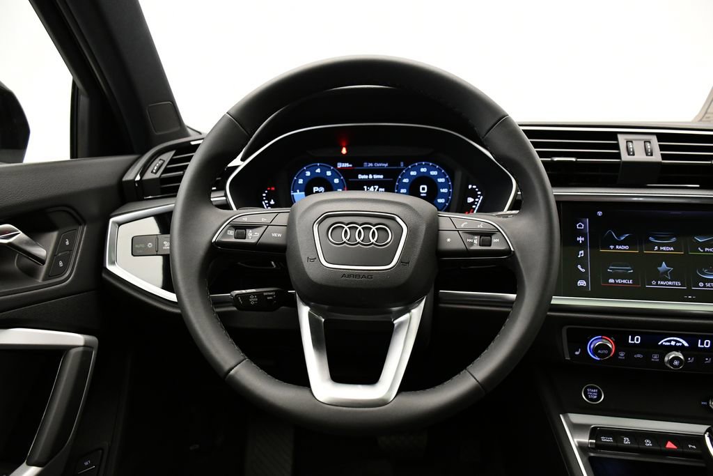 Used 2025 Audi Q3 2.0T Premium w/ Convenience Package image 21