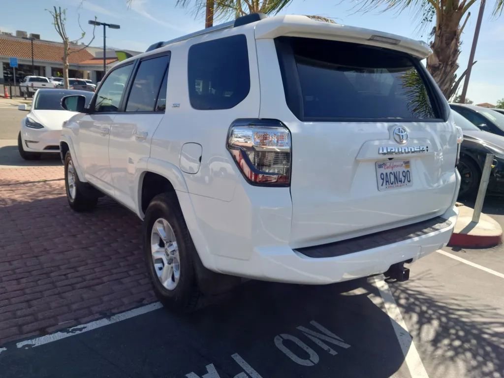 Used 2022 Toyota 4Runner SR5 Premium image 6