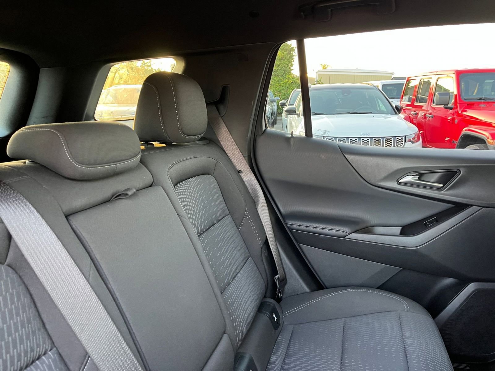 Used 2025 Chevrolet Equinox LT image 38