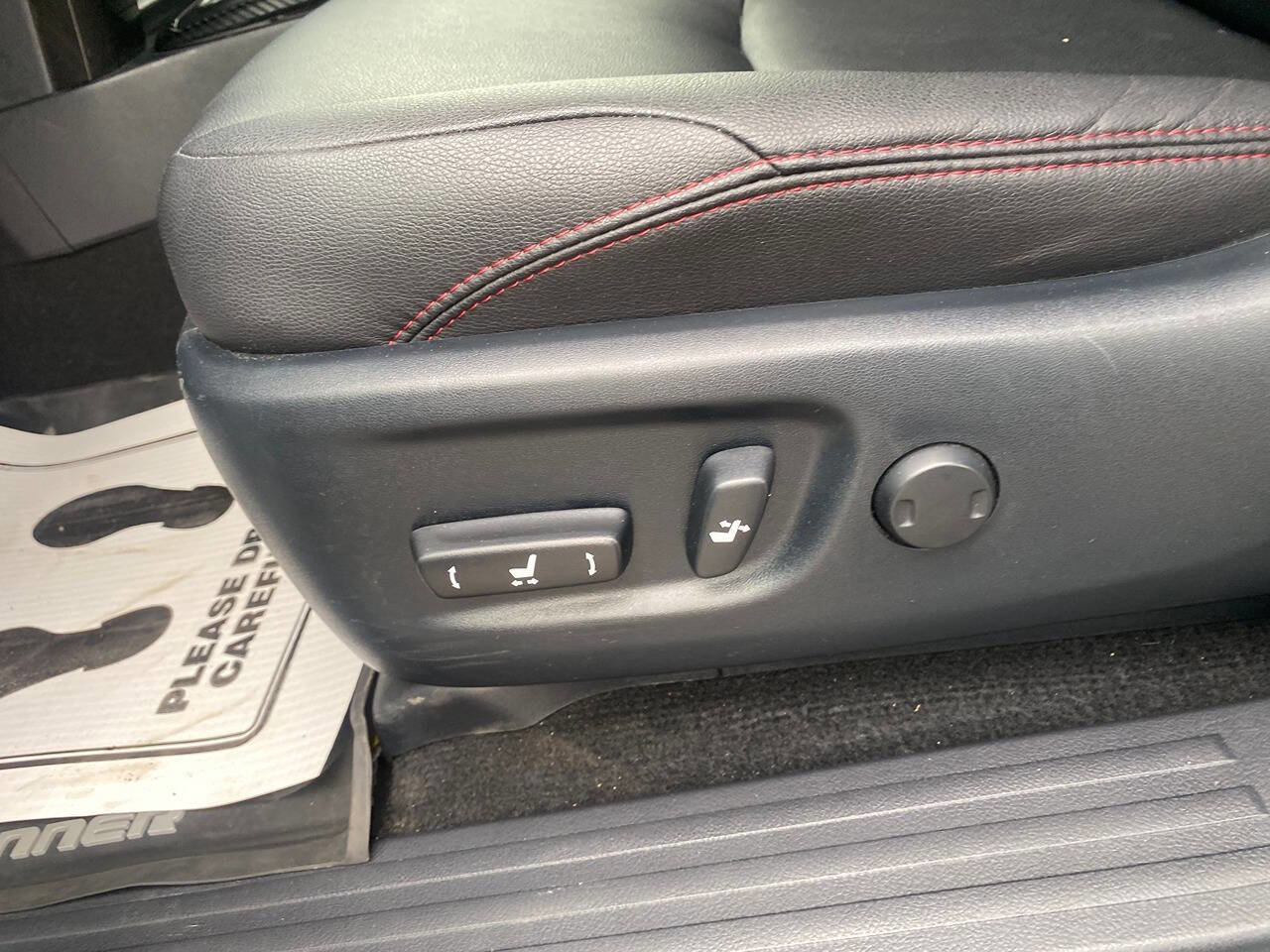 Used 2018 Toyota 4Runner Limited image 16