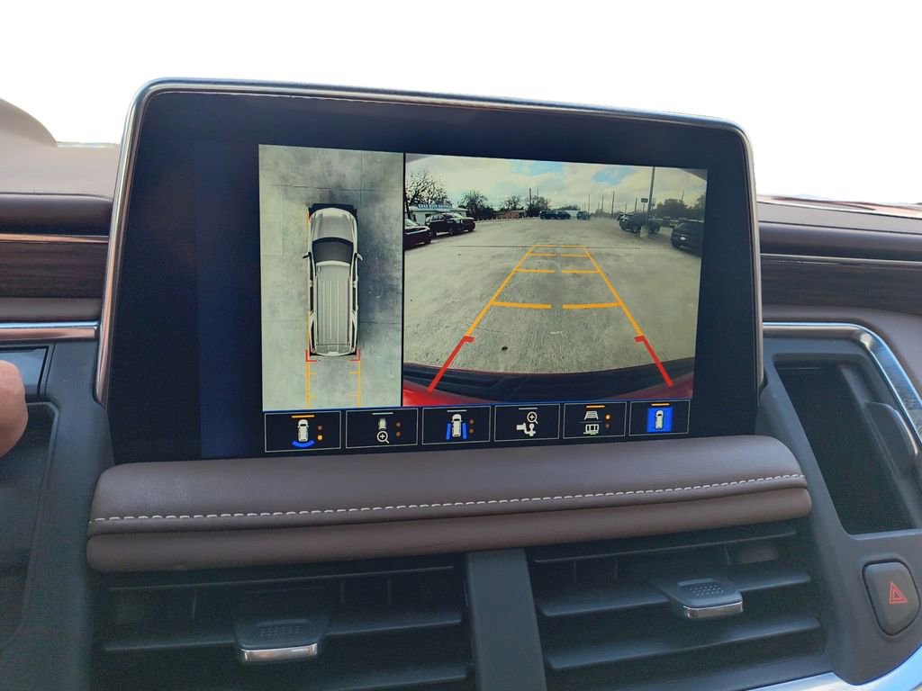 Used 2023 Chevrolet Suburban High Country image 31