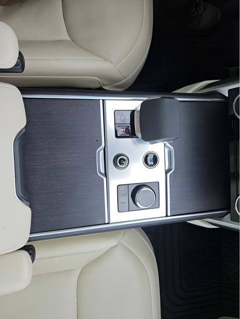 Certified 2023 Land Rover Range Rover SE image 19