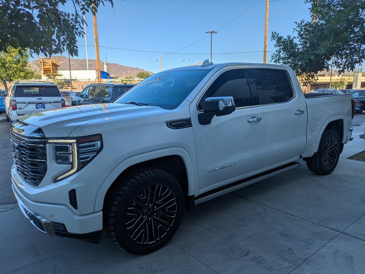 Used 2022 GMC Sierra 1500 Denali Ultimate AWD/4WD image 3