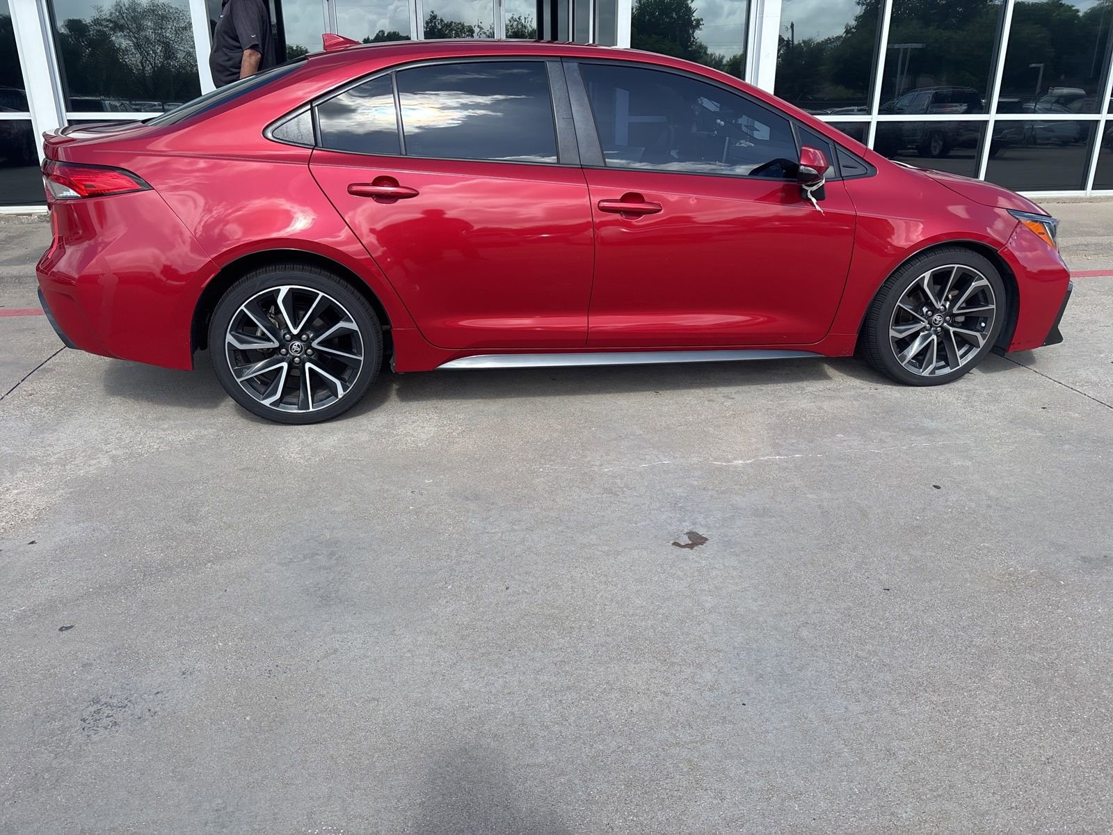 Used 2021 Toyota Corolla SE FWD image 3