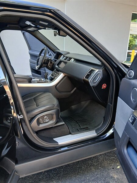 Used 2017 Land Rover Range Rover Sport HSE image 7