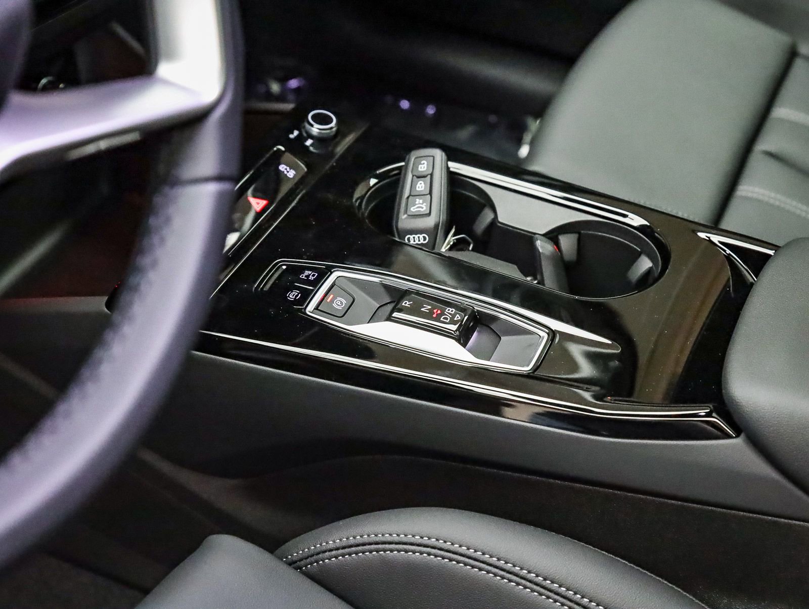 New 2025 Audi Q6 e-tron Premium Plus AWD/4WD image 25