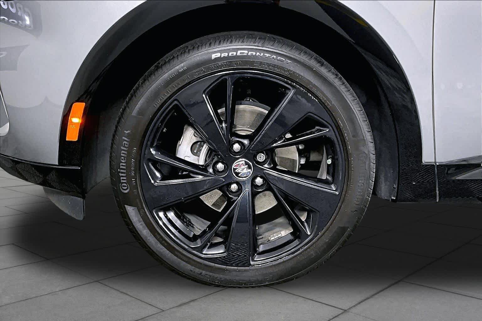 Used 2023 Buick Envision Essence w/ Sport Touring Package AWD/4WD image 10