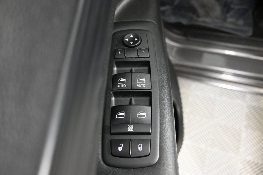 Used 2021 Jeep Grand Cherokee Laredo X image 19