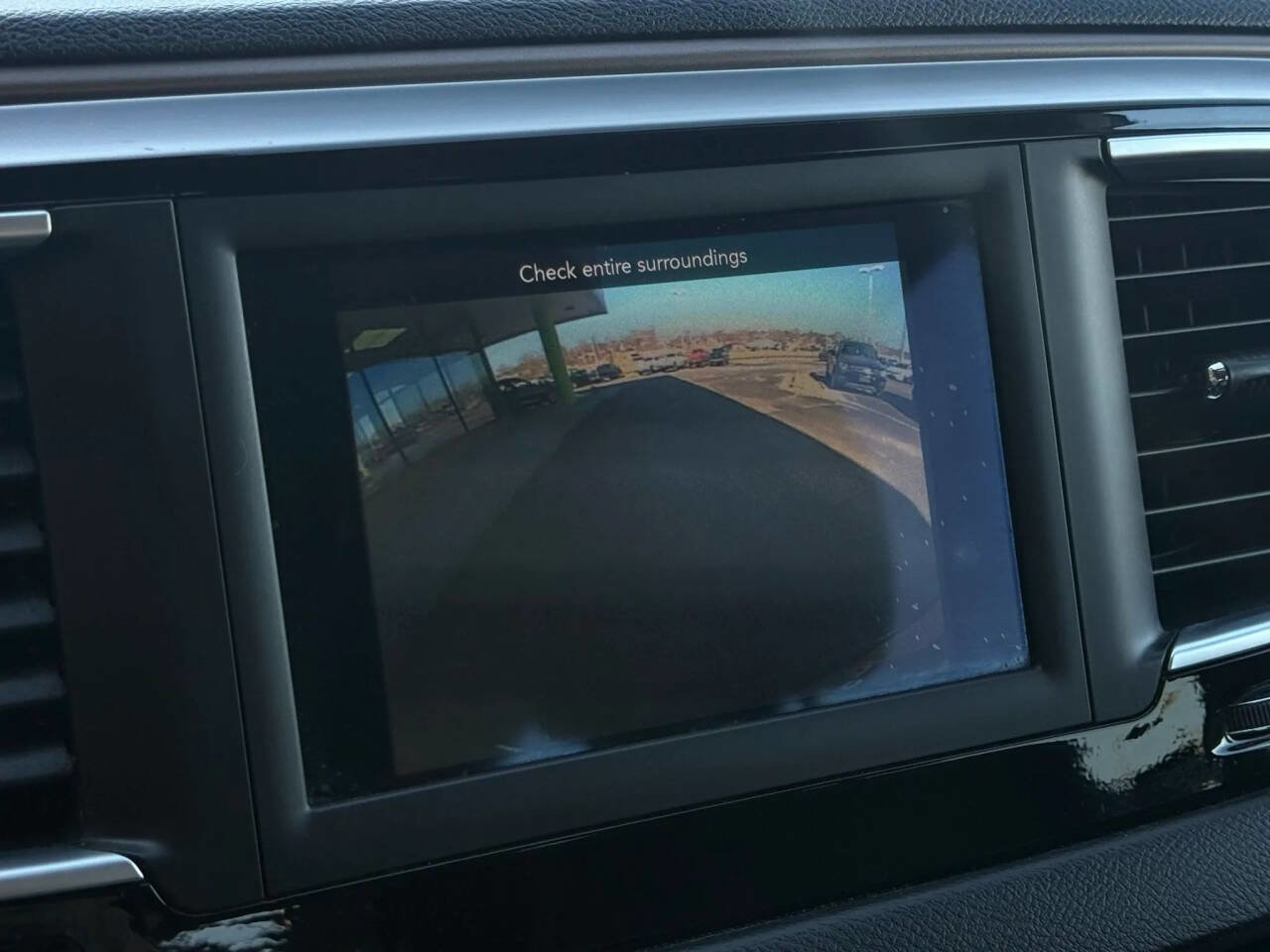 Used 2021 Chrysler Voyager Lxi image 13