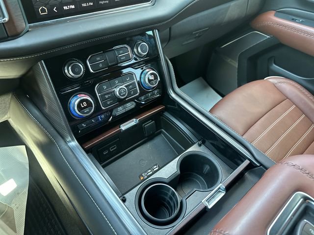 Used 2023 GMC Yukon XL Denali Ultimate image 11