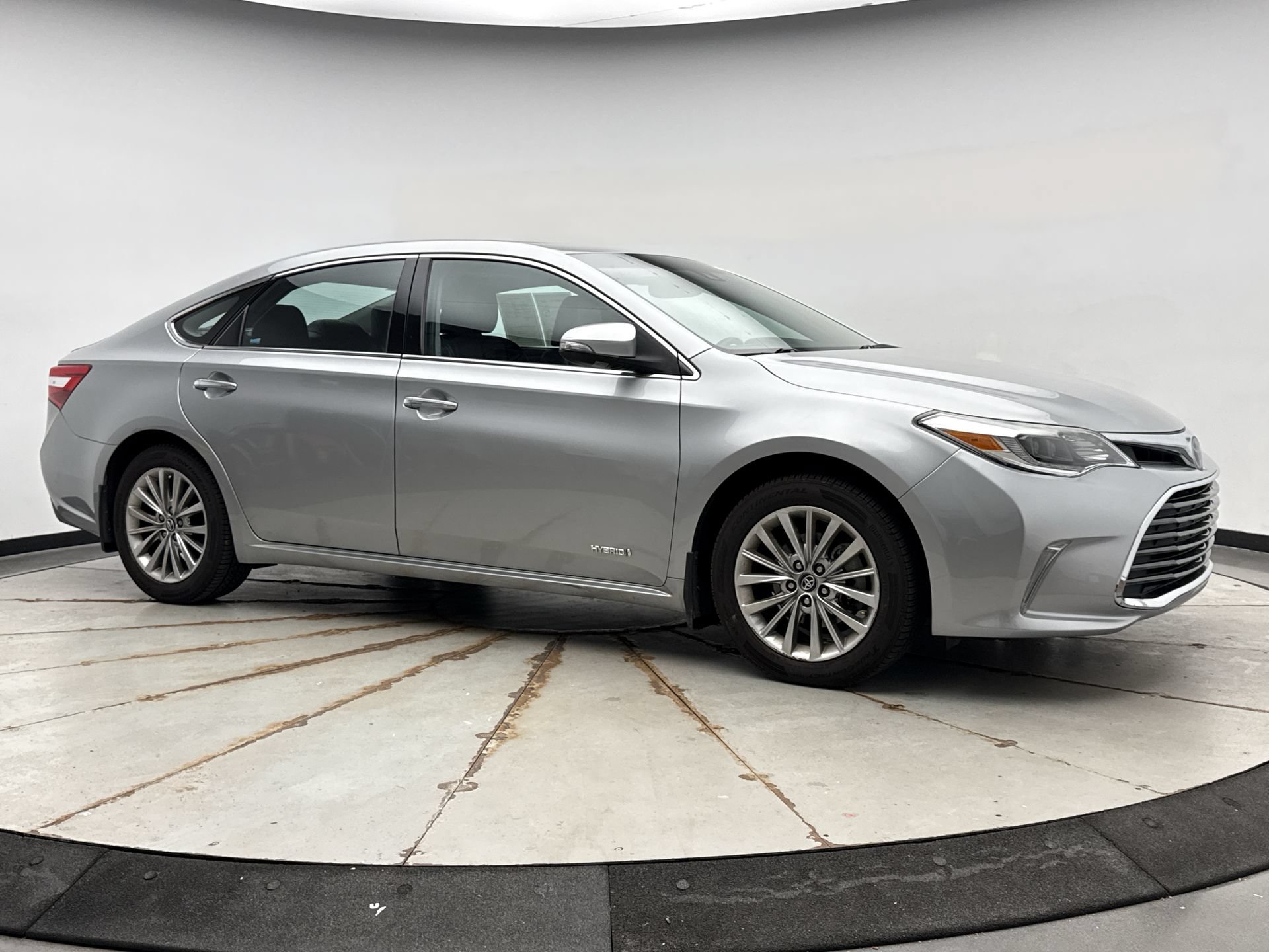 Used 2017 Toyota Avalon Limited w/ All Weather Liner Package FWD image 7