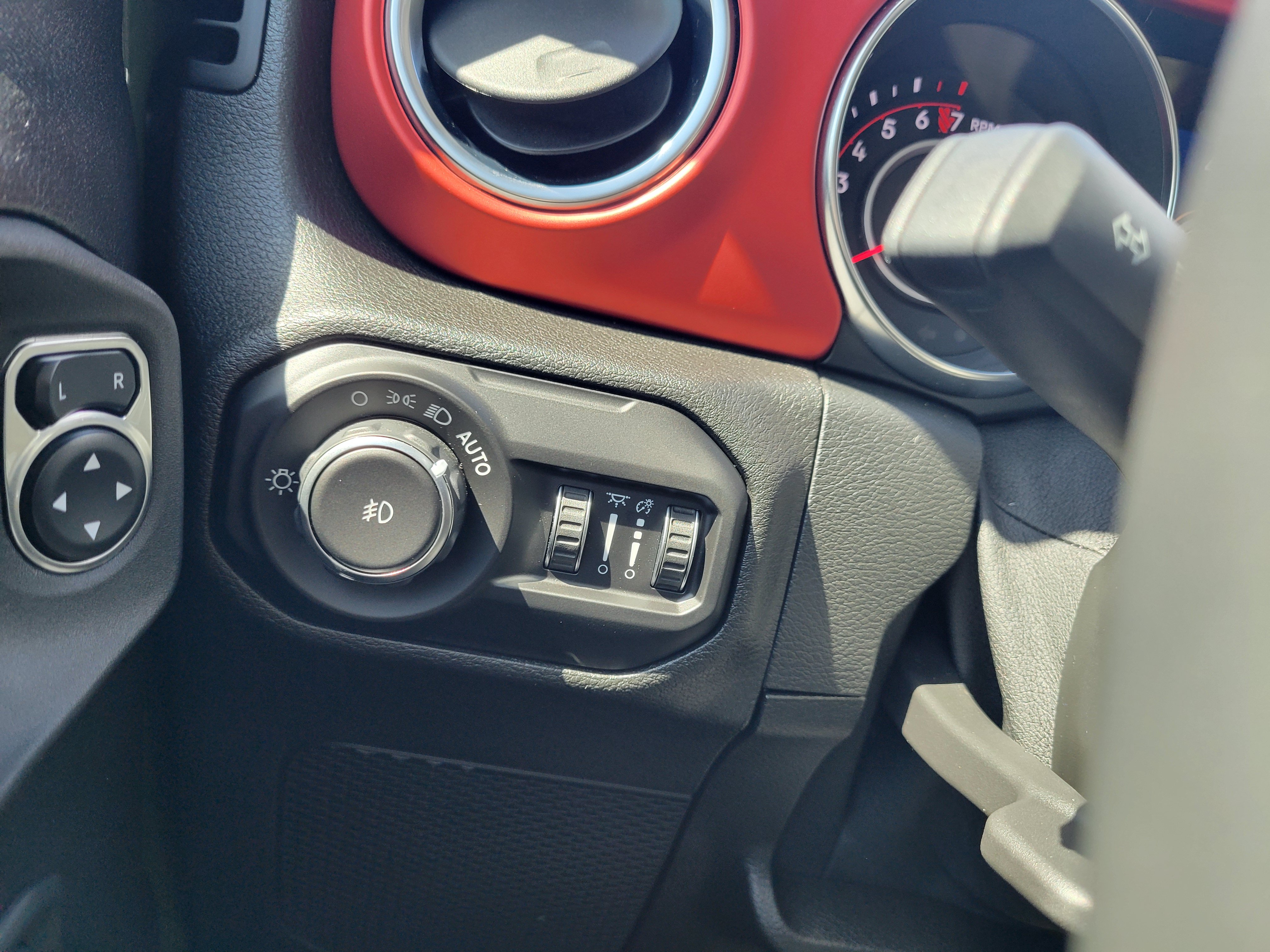 Used 2021 Jeep Wrangler Rubicon AWD/4WD image 15