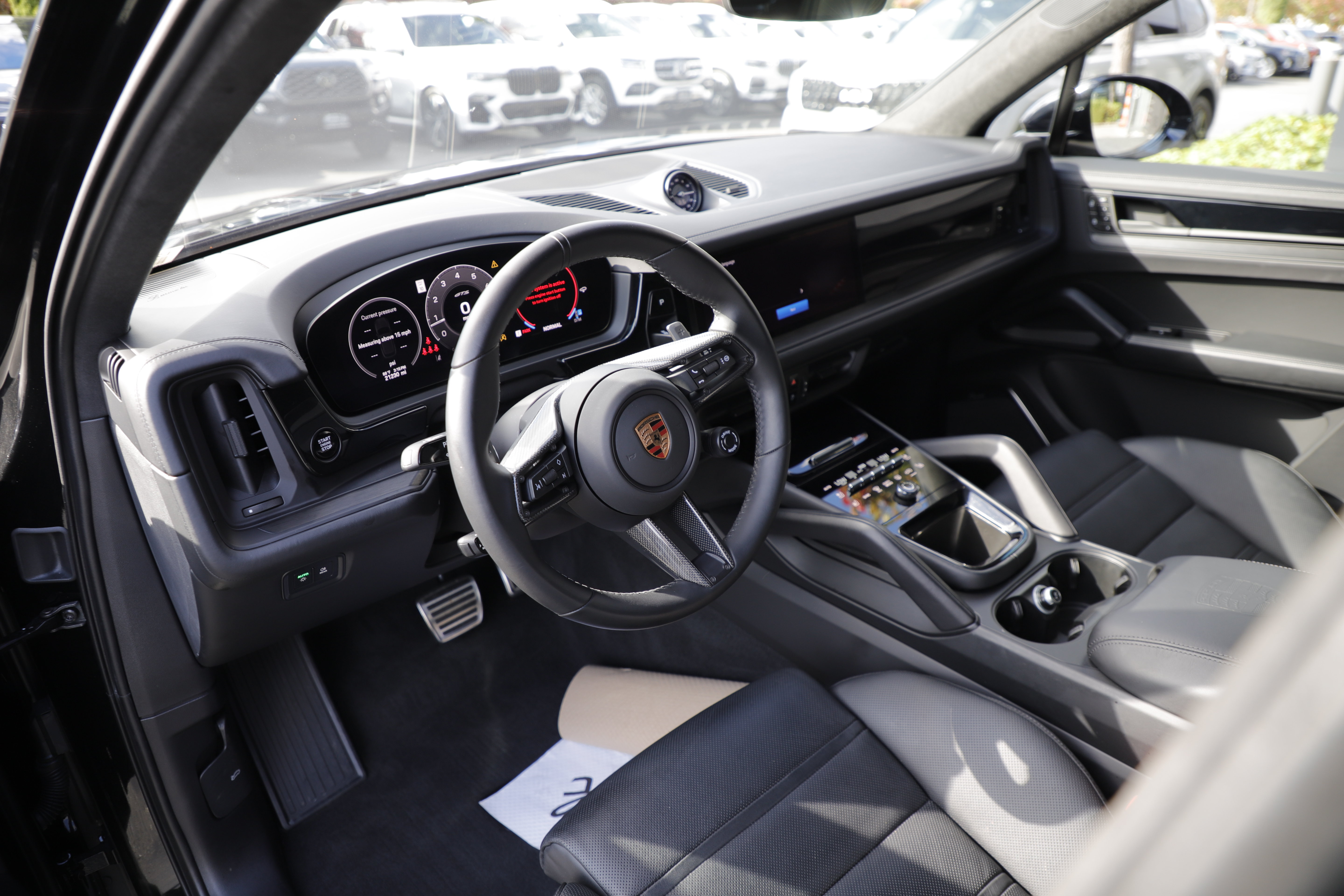 Used 2025 Porsche Cayenne GTS AWD/4WD image 15