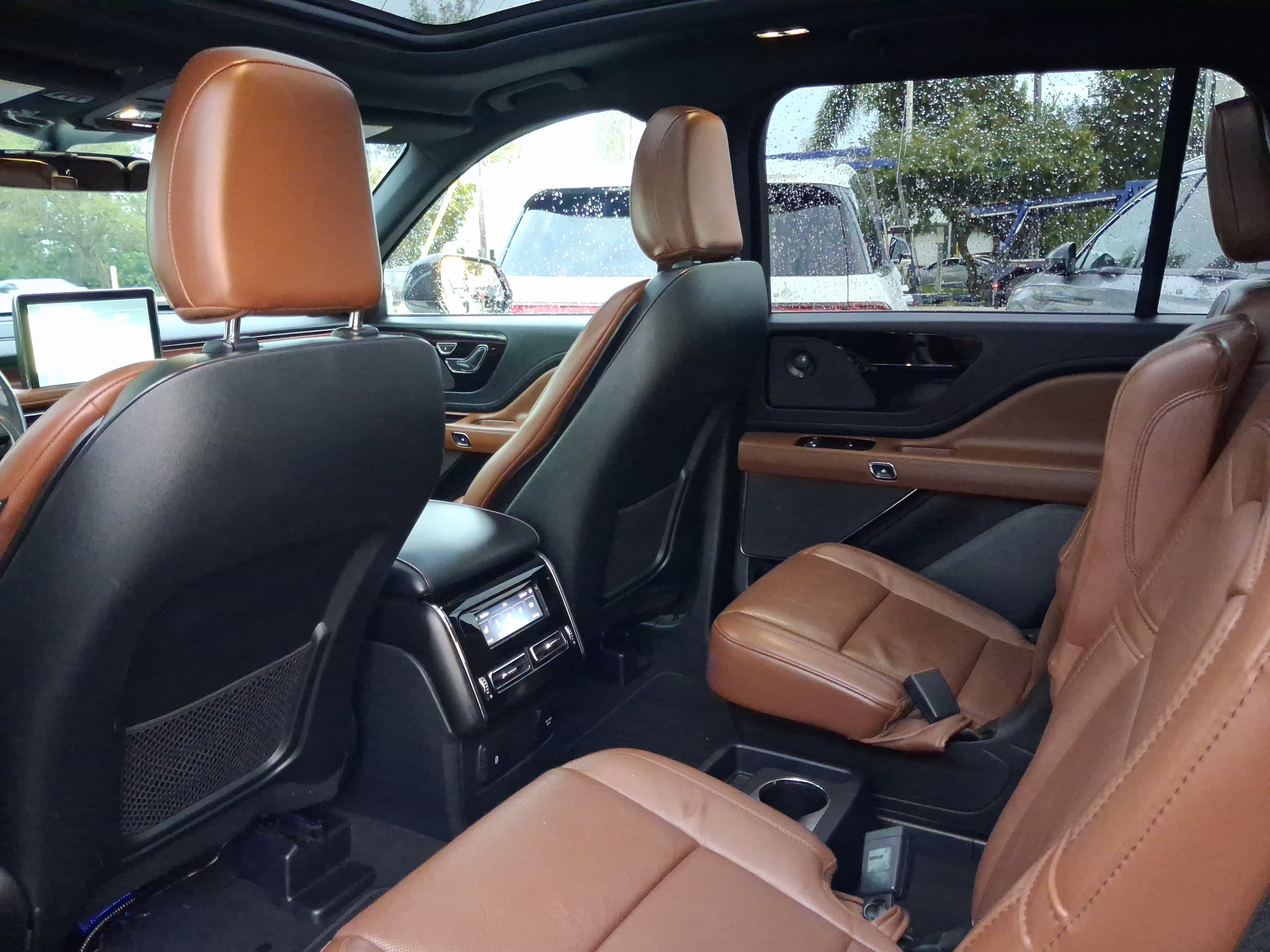 Certified 2021 Lincoln Aviator Reserve w/ Elements Package Plus RWD image 5