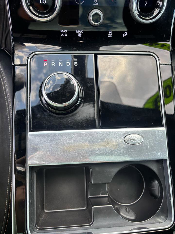 Used 2019 Land Rover Range Rover Velar R-Dynamic SE AWD/4WD image 11