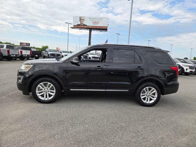 Used 2017 Ford Explorer XLT FWD image 4