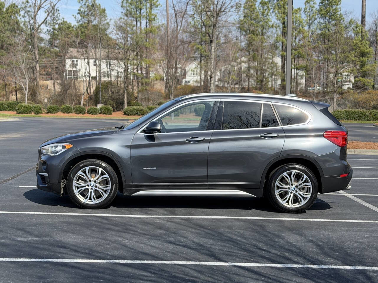 Used 2017 BMW X1 sDrive28i w/ Premium Package image 4