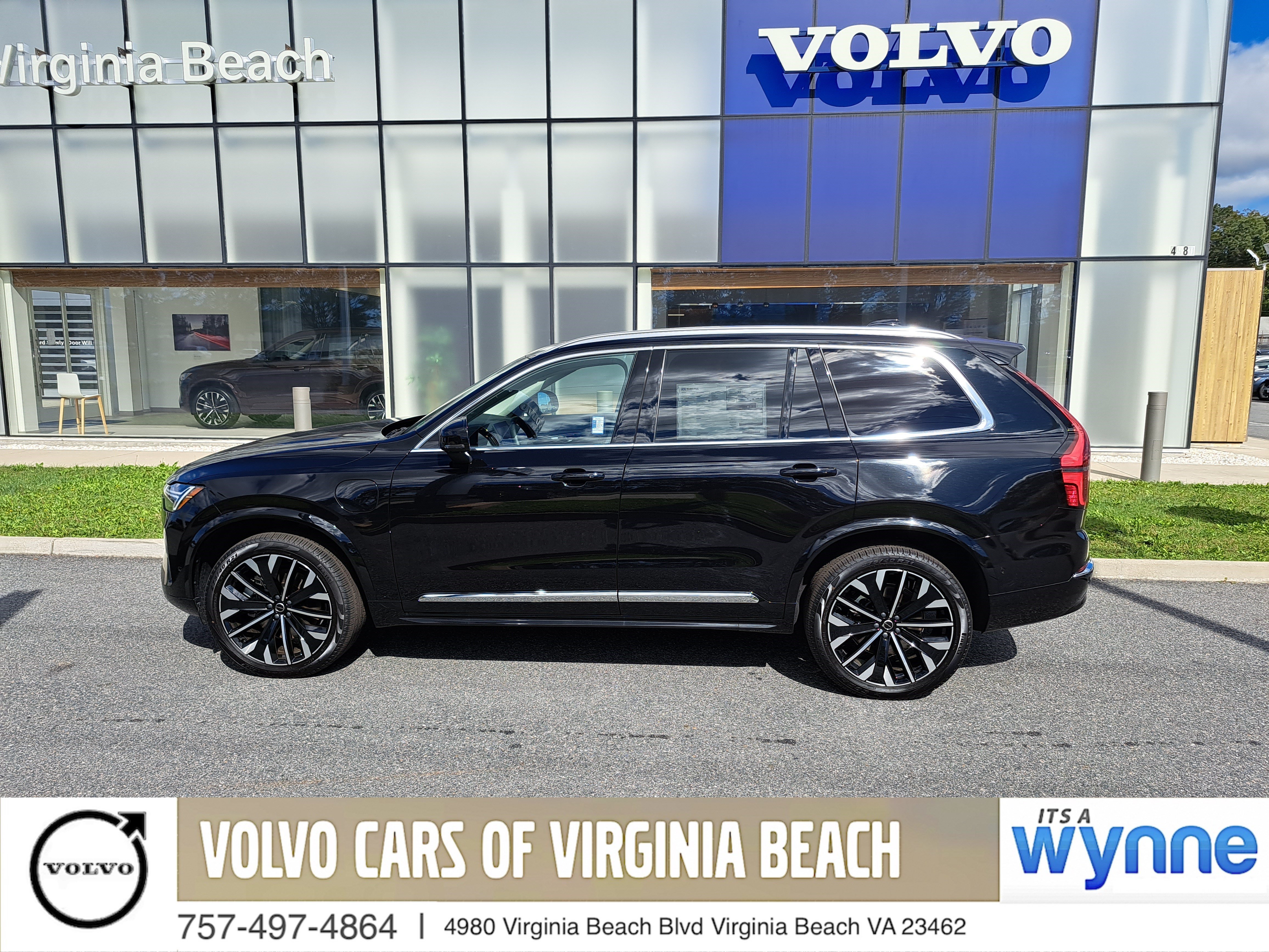 New 2025 Volvo XC90 T8 Plus w/ Protection Package Premier AWD/4WD image 1